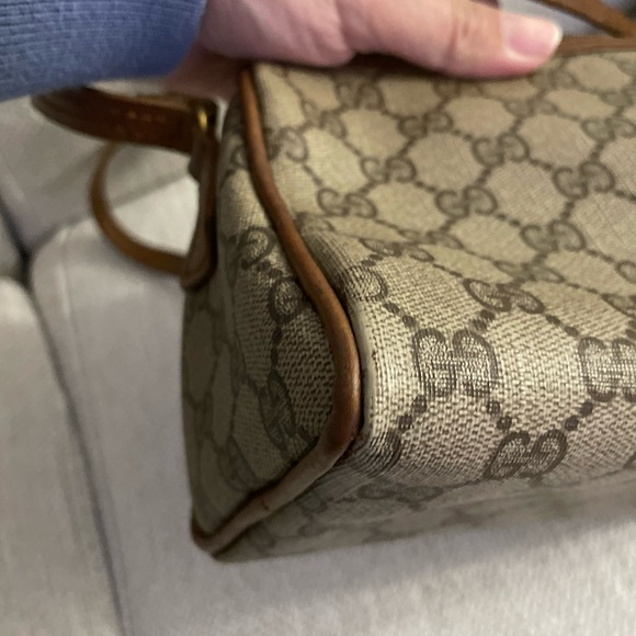 Gucci Beige Monogram Shoulder Bag - Picture 6 of 11
